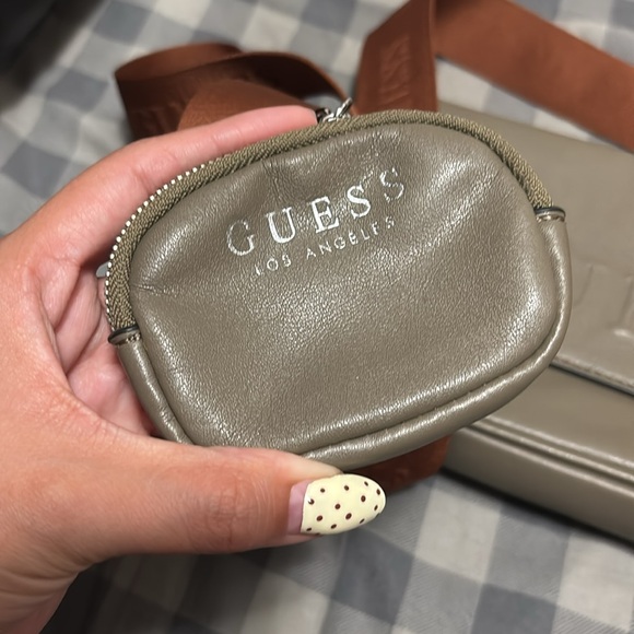 Guess Los Angeles Zimmerman Logo Crossbody - Picture 2 of 13